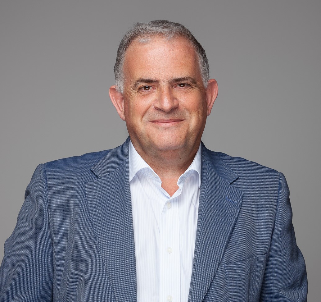 Esteve Caireta, Lluís Salvador